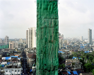 Illustration for article titled Maximum City: Dizzying Images of Mumbai's Sky High Building Boom